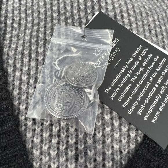 C by Bloomingdale’s Cashmere Sweater - Picture 4 of 6